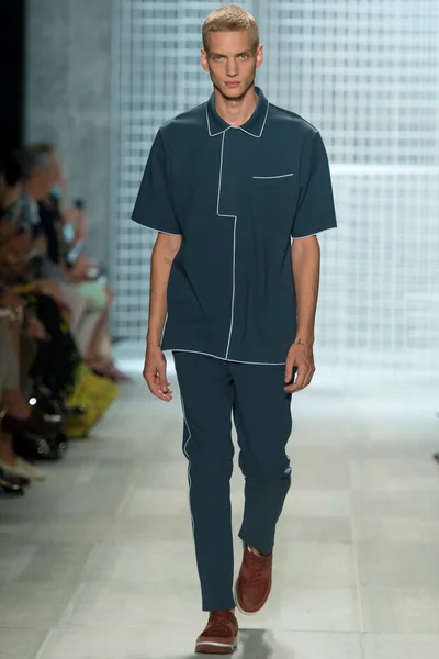 Look 3